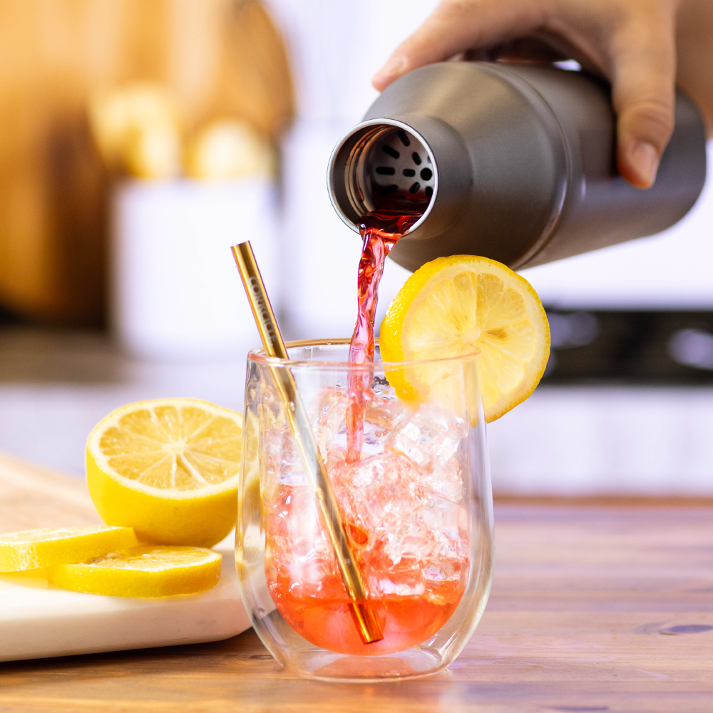 cocktail-shaker-lid-i5 Cocktail_Shaker_lifestyle_1_0f873eef-26b9-477a-b301-4dde25c00201.png